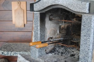 Заборы из камня, печи барбекю - изделия из бутового камня в Прилуках