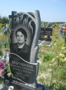 Одинарные памятники из гранита, Прилуки - памятник на одного